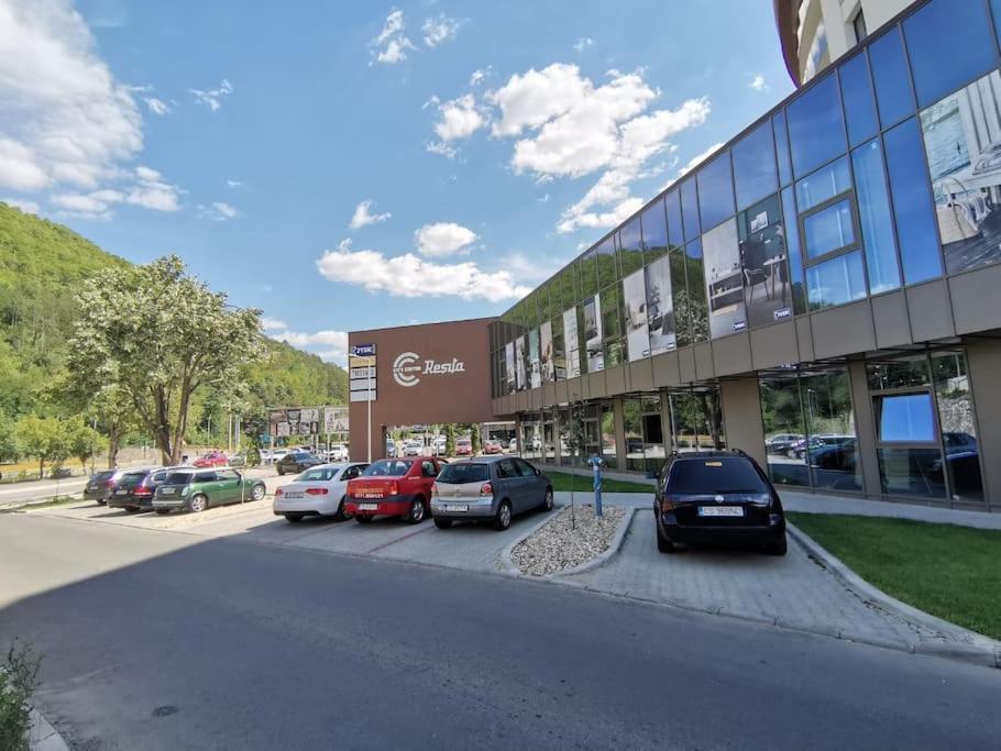 City Center Accommodation - 404 Resita Exterior photo