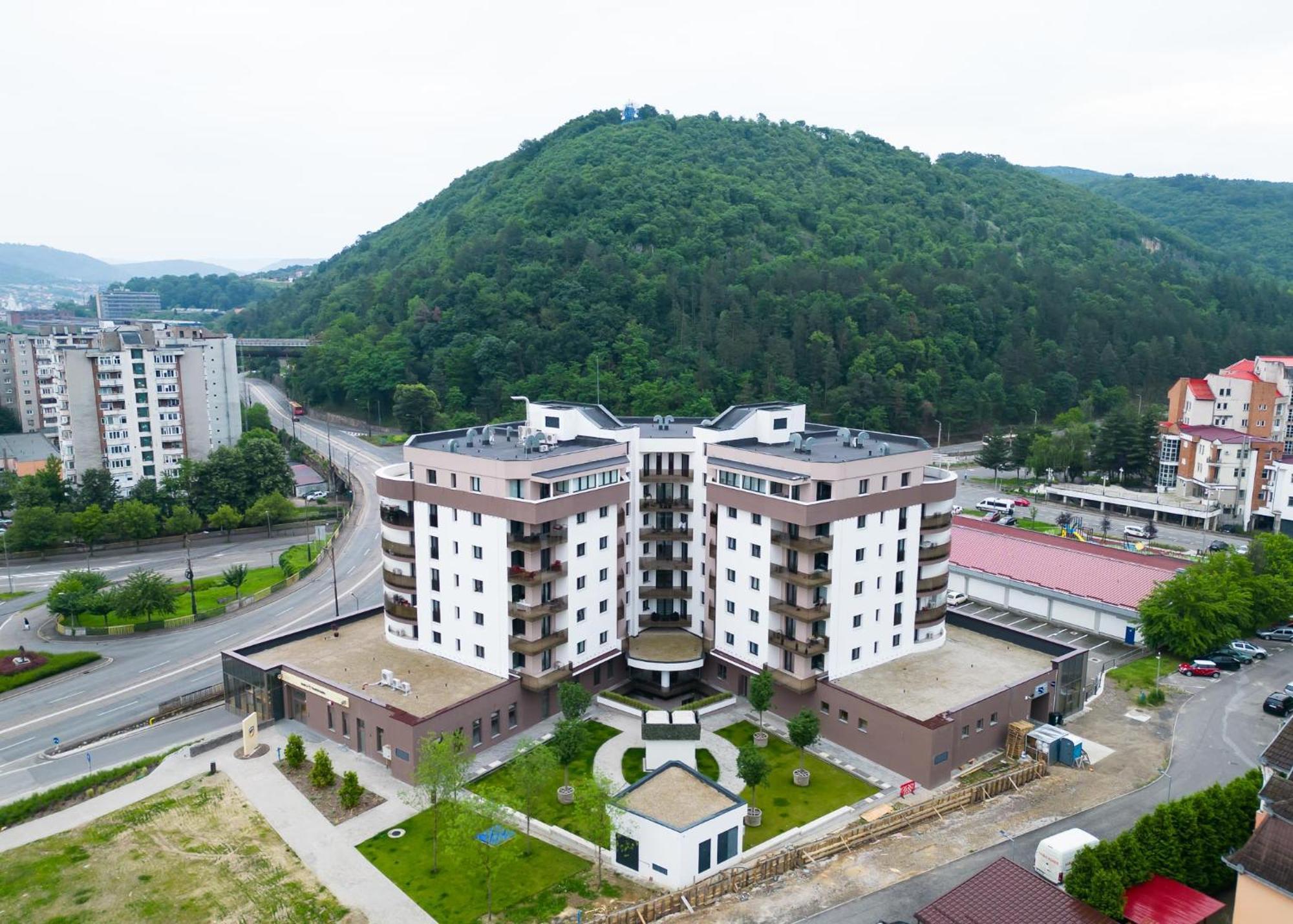 City Center Accommodation - 404 Resita Exterior photo